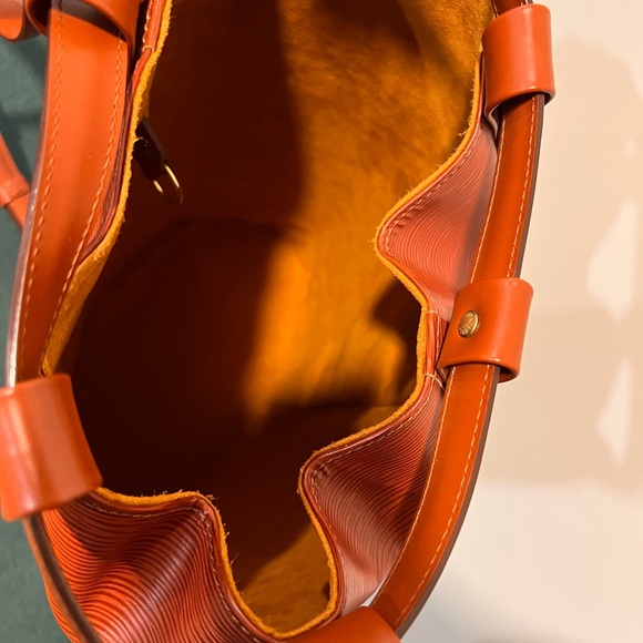 Brown leather Luis Vuitton Randonnee PM Bucket shoulder bag main image 10